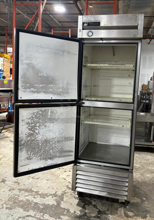 True 2 Door stainless Steel refrigerator - Image 5 of 8