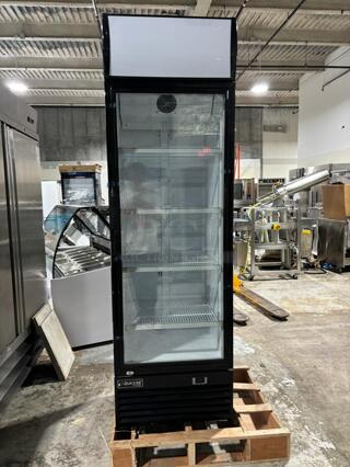 DSM-15R Commercial Single Glass Swing Door Merchandiser Refrigerator
