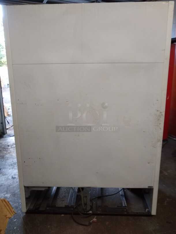 true GDM-49f - Two Section Glass Hinged Door Bottom Mounted 49 cu ft Freezer Merchandisers - Image 4 of 4