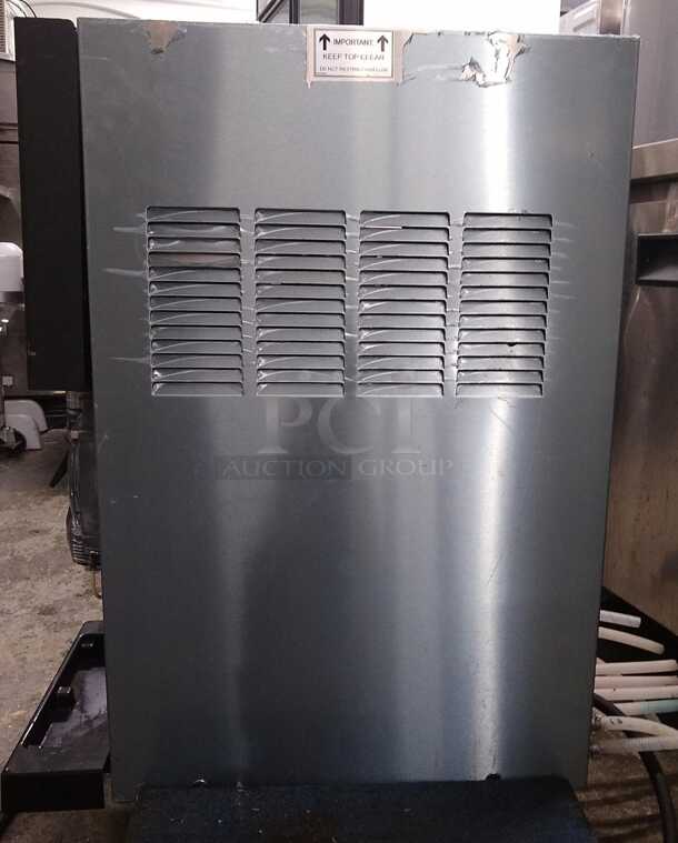 AMAZING Slushie Machine IN BLACK  - Image 5 of 5