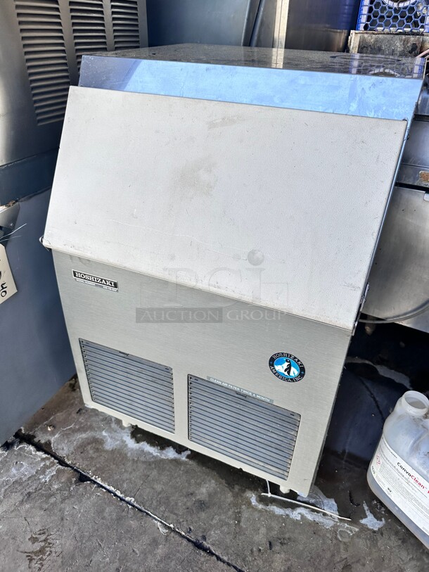 Working Hoshizaki KM-150BAF Under counter  Ice Maker 150lb Cube Ice Machine 115V - Image 1 of 7