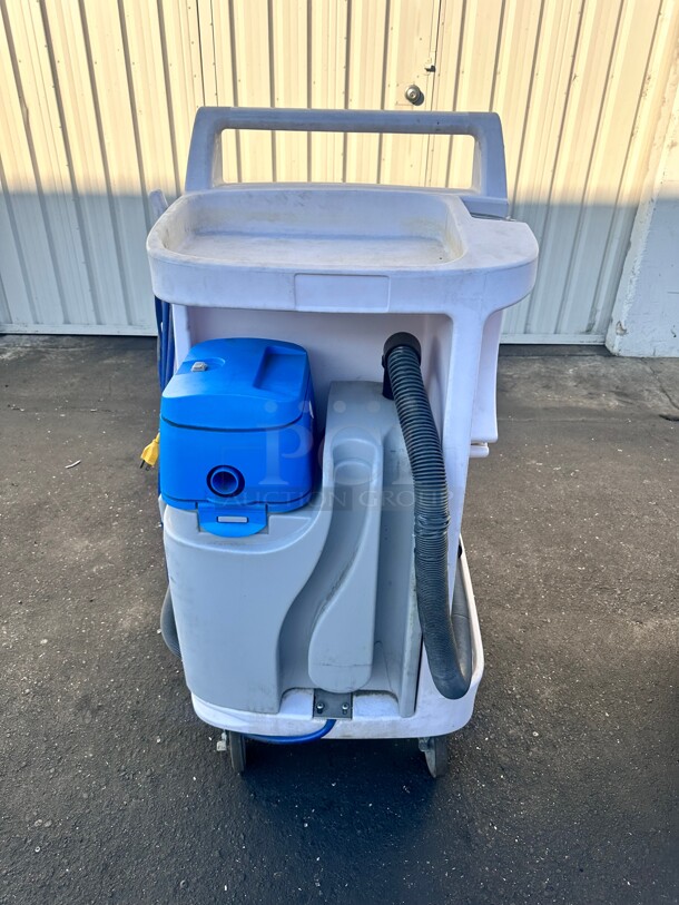 Ecolab Cleaning Caddy w/Wet Vac 115 Volt Working - Image 1 of 10