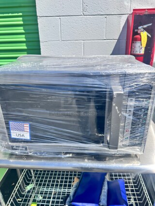 One Year old Amana RCS10TS 1500w Commercial Microwave w/ Touch Pad, 120v 
