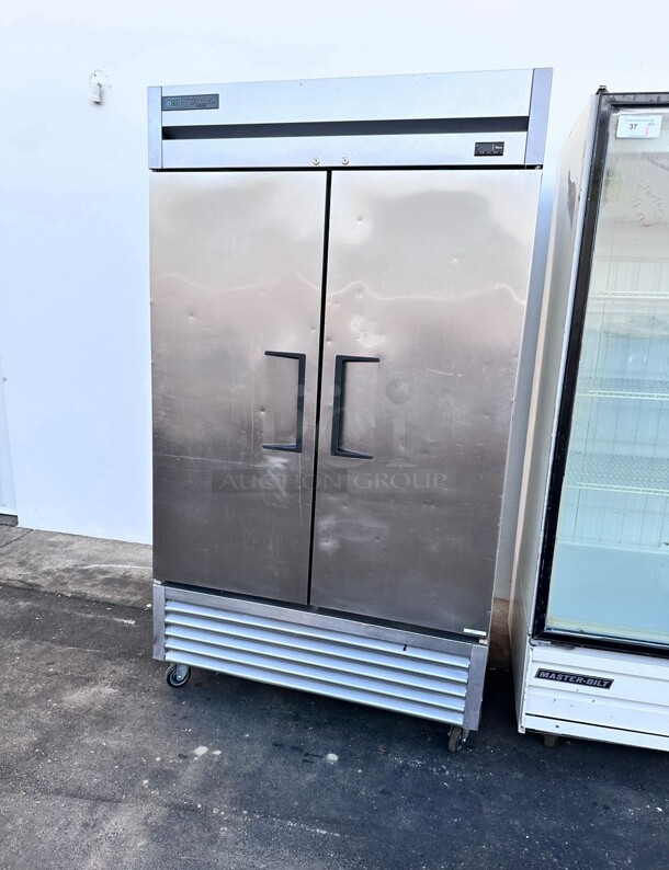 Late Model True T-43F-HC 47 inch Two Section Reach In Freezer, (2) Solid Doors, 115v Working! - Image 1 of 6