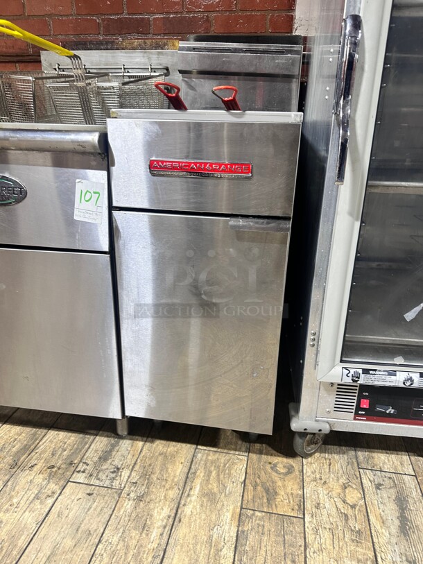 Late Model American Range AF-50HE 50 Lb Fryer, Gas, Floor Model, Full Pot Stainless Steel 15.5(W) Working - Image 3 of 8