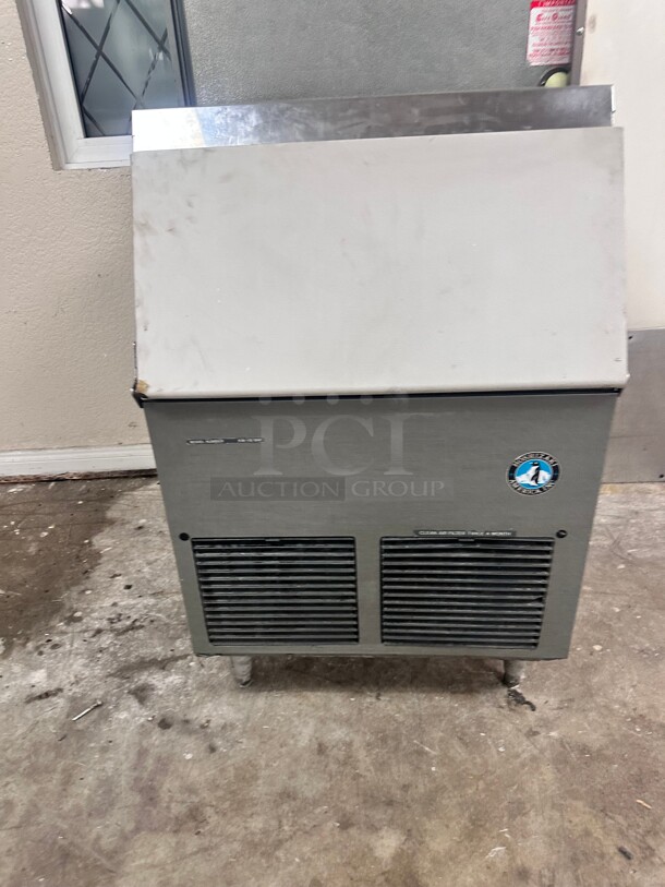 Hoshizaki KM-150BA, Crescent Cuber Icemaker, Air-cooled, Built in Storage Bin 115 Volt Working - Image 4 of 7