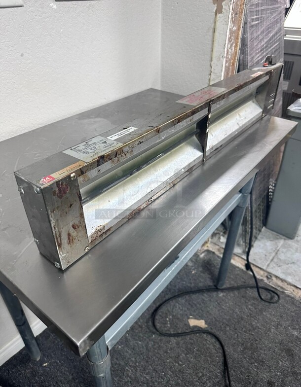 APW Wyott FD-36H 36 inch High Wattage Strip Food Warmer with Toggle Controls - 120V, 920W Working - Image 6 of 6