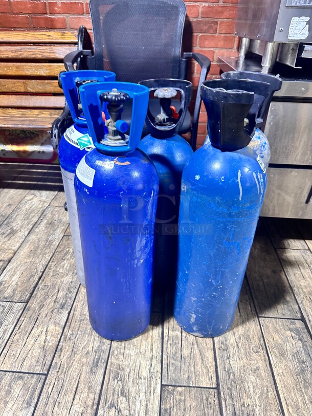10 lb Co2 Carbon Dioxide Cylinder with Protective Carry Handle, CANDY BLUE Powder Coated Finish Full - Image 1 of 8