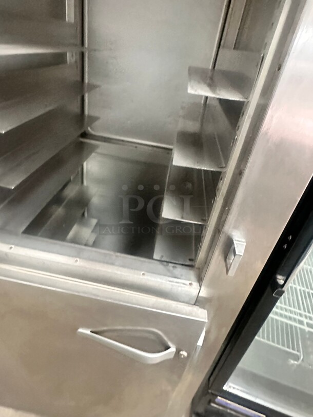 Late Model Traulsen AHF132WP-HHS Full Height Insulated Heated Cabinet w/ (3) Pan Capacity, 208v/1ph Tested and Working - Image 7 of 9