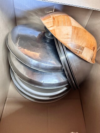 One Lot A Box Contains Stainless Bowls and Stainless Covers