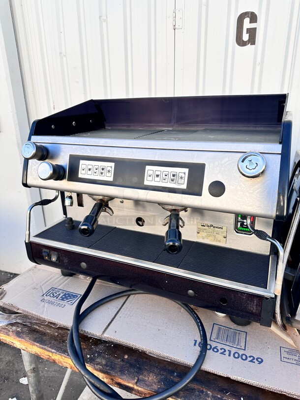Late Model La Pavoni Bar V2 Commercial Volumetric Espresso Machine 220 Volt 1 Phase Working - Image 2 of 9