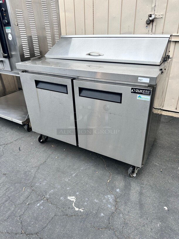 Dukers DSP48 48 inch Commercial Food Prep Table 115 Volt Working - Image 5 of 11