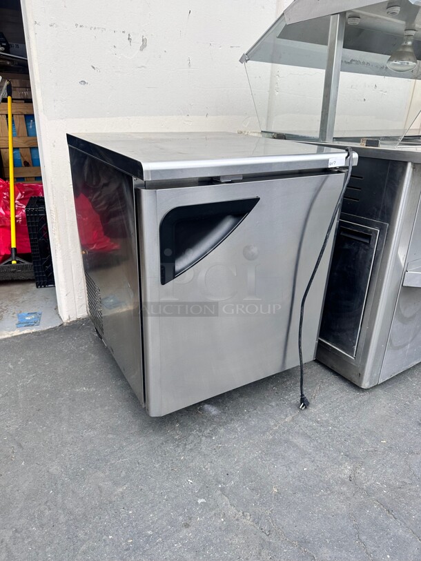 Late Model Turbo Air TUF-28SD 27 inch  W Undercounter Freezer w/ (1) Section & (1) Door, Left Hinged Door, 115v Working - Image 4 of 7