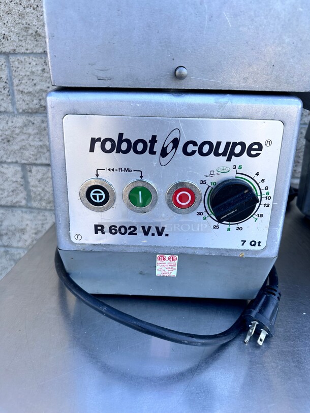 Robot Coupe R602 Combination Food Processor - 7 qt. 115 Volt Missing Parts - Image 2 of 7
