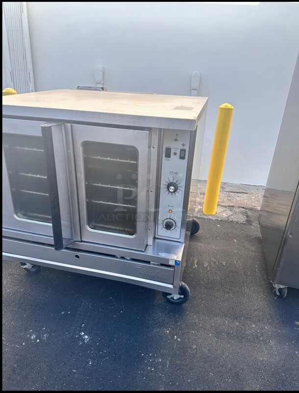 Working U.S. Range SDG-1 Sunfire Gas Convection Oven On Wheels  - Image 3 of 7