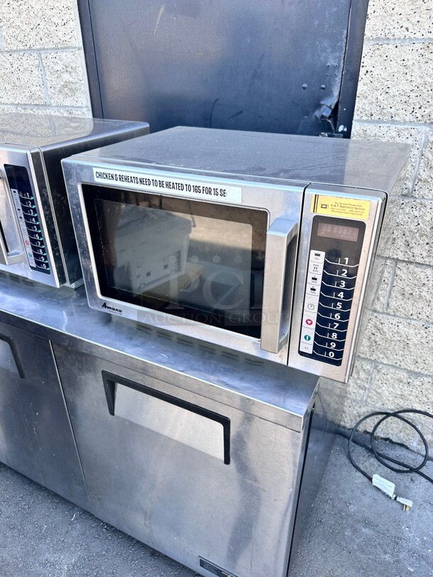 Excellent Condition Amana 1550 Watt Microwave 115 Volt - Image 1 of 5