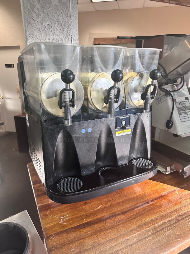 Certified Working CBS3, Triple 3 Gallon Liquid Autofill Frozen Slushy & Granita Beverage Machine 115 Volt NSF  - Image 3 of 7