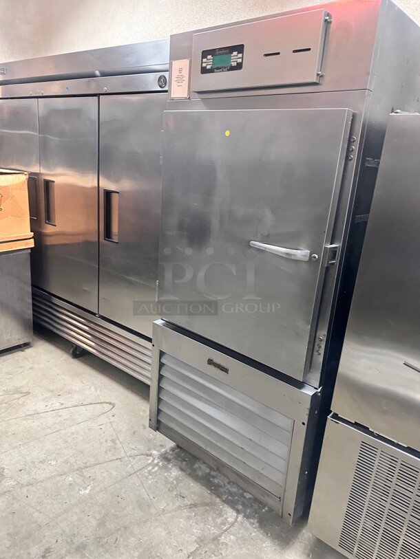 Traulsen RBC100 Self-Contained Reach-In 100 lb Blast Chiller 220 Volt 1 Phase Not Sure Of Functionality - Image 1 of 10