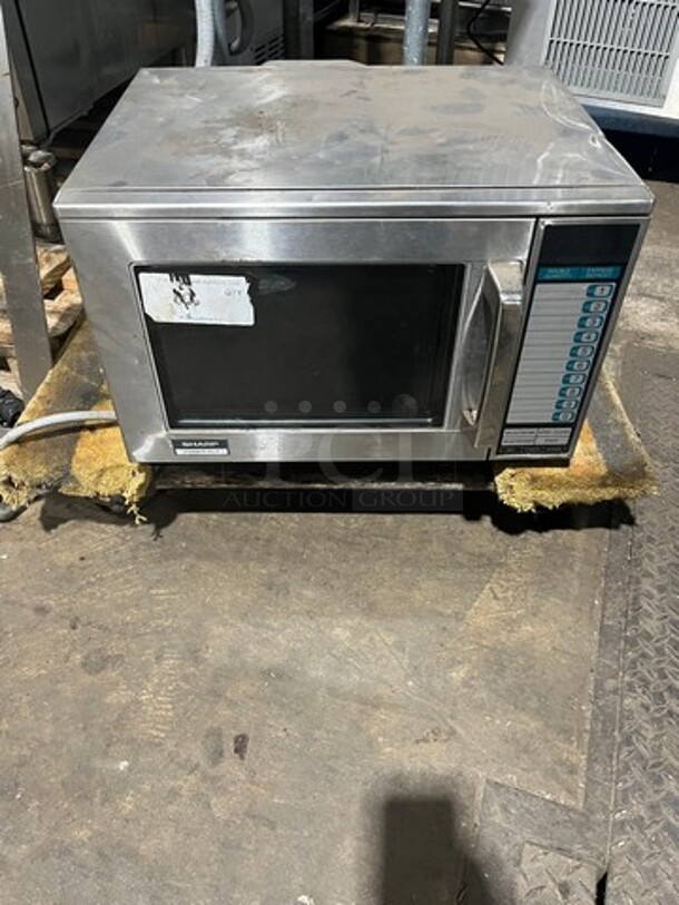 Sharp Counter Top Commercial Microwave! Model R-25! 2100 Watts! 1 Phase!  - Image 1 of 6