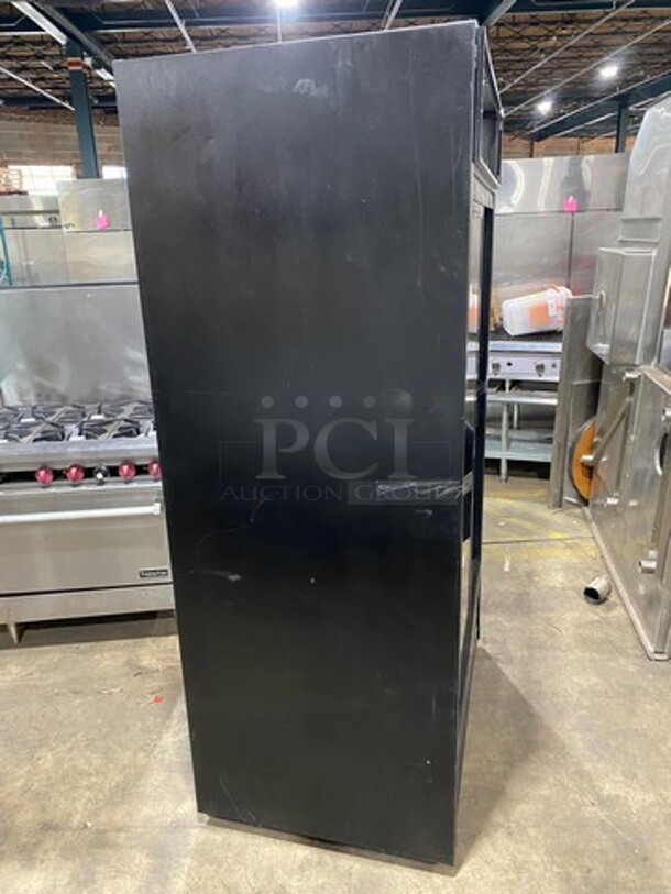 True Commercial 2 Door Reach In Cooler Merchandiser! With View Through Doors! Poly Coated Racks! Model: GDM37LD SN: 7856932 115V 60HZ 1 Phase - Image 2 of 8
