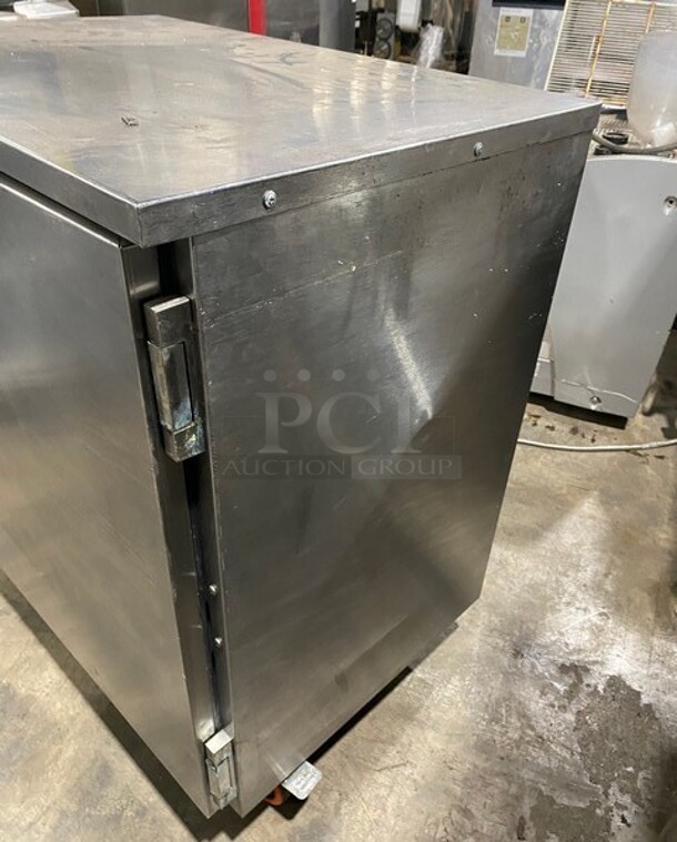FWE Commercial Countertop Food Warming/Holding Cabinet! All Stainless Steel! On Casters! Model: HLCSL18268CH SN: 092440201 120V  - Image 3 of 9