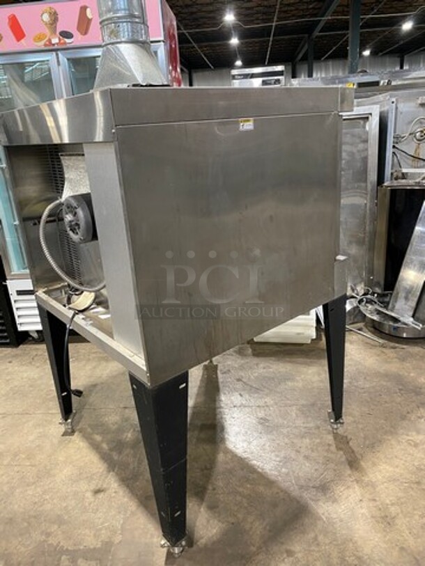 WOW! LATE MODEL! 2017 Bakers Pride LP Powered Commercial Convection Oven! With View Through Doors! With Oven Metal Racks! All Stainless Steel! On Legs! Cyclone Series! WORKING WHEN REMOVED! Model: BCO11G SN: 555111210017 - Image 4 of 12