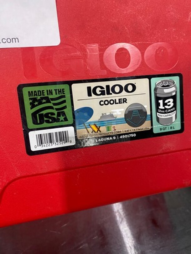 Igloo Red And White Poly Portable Cooler! With Lid And Handle! - Image 5 of 5