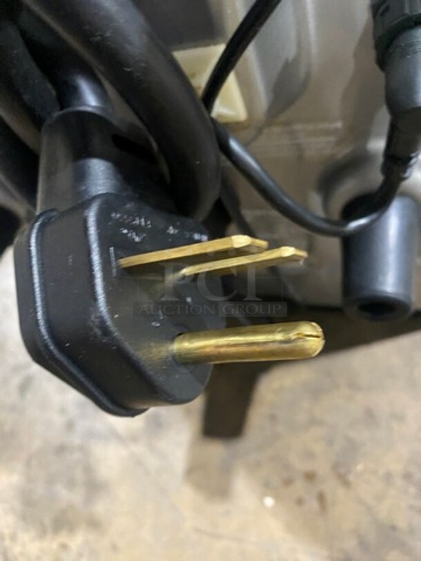 NICE! LATE MODEL! 2021 Merrychef Commercial Countertop Rapid Cook Oven! All Stainless Steel! WORKING WHEN REMOVED! Model: EIKONE2S SN: 2103213091758 208/240V - Image 9 of 9