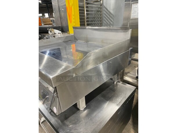 NICE! NEW! OUT OF THE BOX! Garland Heavy Duty Commercial Countertop Gas Powered Mirror Shine/Polished Top Flat Griddle! Thermostatic Controlled! 1-Inch-Thick Plate! With Back And Side Splashes! 36" Model: CG-36R  - Image 2 of 10