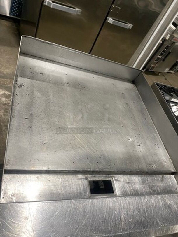 Commercial Countertop Natural Gas Powered Flat Top Griddle! With Back And Side Splashes! All Stainless Steel! On Small Legs! - Image 5 of 7