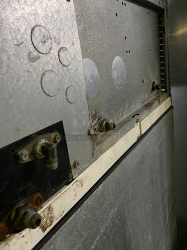 Manitowoc Commercial Ice Machine Head! On Commercial Ice Bin! All Stainless Steel! 2x Your Bid Makes One Unit! Model: IY0606W261 SN: 1101230841 208/230V 60HZ 1 Phase - Image 8 of 8