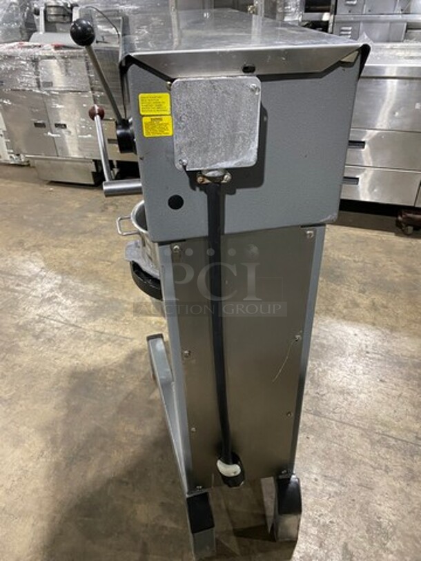 NICE! Welbilt Varimixer Commercial 40 Qt Planetary Mixer! With Mixing Bowl And Hook Attachment! Model: W40 SN: 6913030002EA 208V 3 Phase - Image 3 of 11