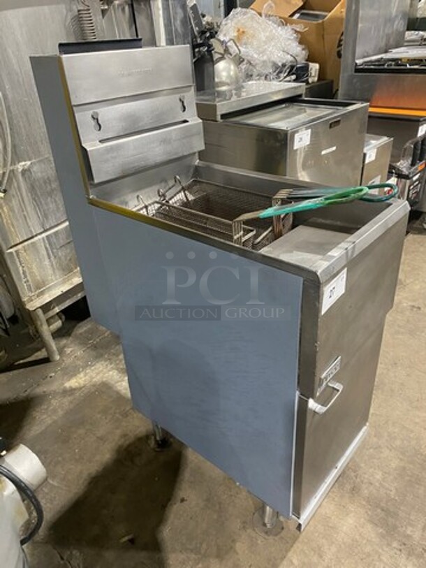 Pitco Commercial Natural Gas Powered Deep Fat Fryer! With 2 Metal Frying Baskets! All Stainless Steel! On Legs! Model: 35C SN: G09LB037953 - Image 2 of 9