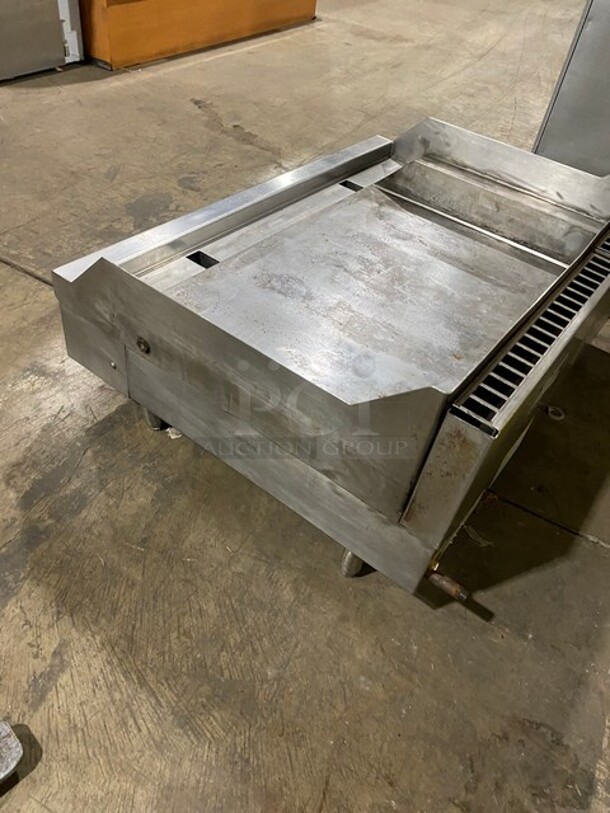 Woodstone Commercial Countertop Natural Gas Powered 48 Inch Flat Griddle! With Split Top! With Back & Side Splashes! All Stainless Steel! On Legs! - Image 3 of 8