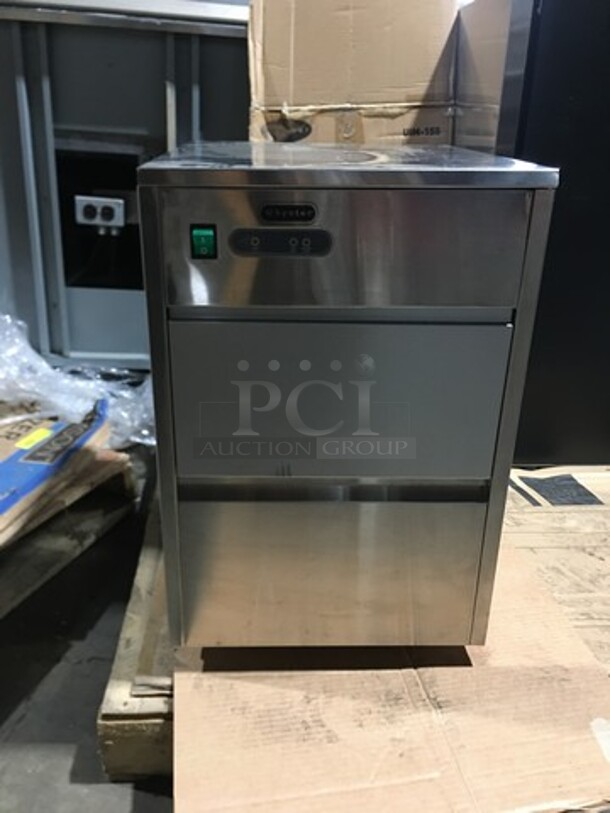 NEW! OUT OF THE BOX! SCRATCH-N-DENT! Whynter Undercounter Ice Maker! 44LB A Day Capacity! Model: FIM450HS 115V - Image 1 of 8