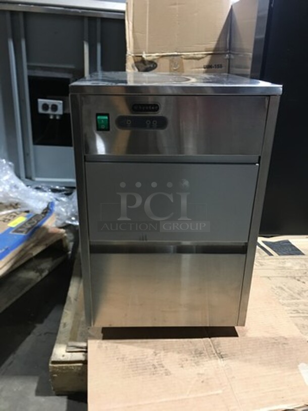 NEW! OUT OF THE BOX! SCRATCH-N-DENT! Whynter Undercounter Ice Maker! 44LB A Day Capacity! Model: FIM450HS 115V - Item #1075597