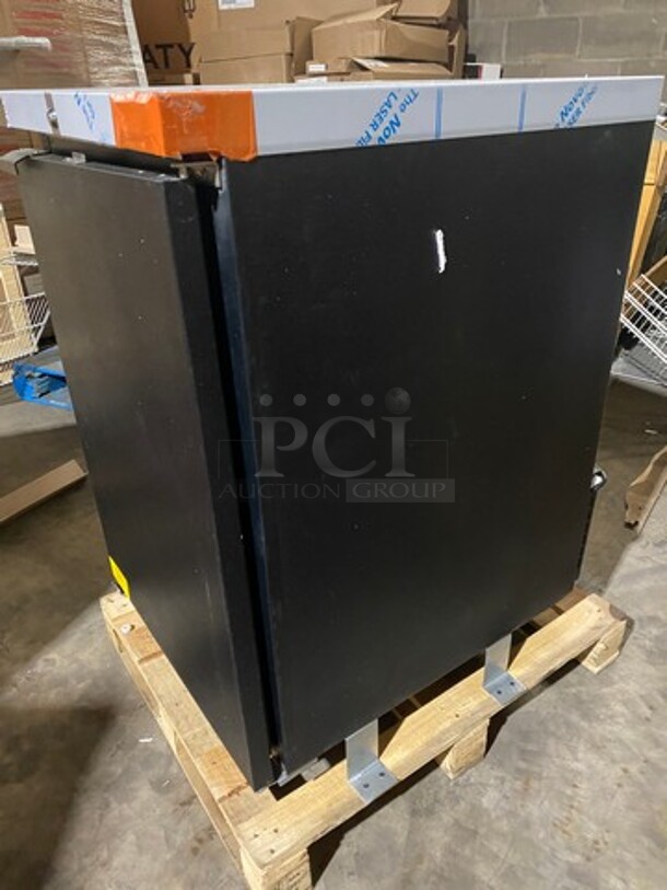 SCRATCH-N-DENT! LATE MODEL! 2019 Micro Matic Commercial Refrigerated Beer Kegerator Cooler! NO TOWER! Model: MDD23E SN: 8101681682 220V 60HZ 1 Phase - Image 3 of 11