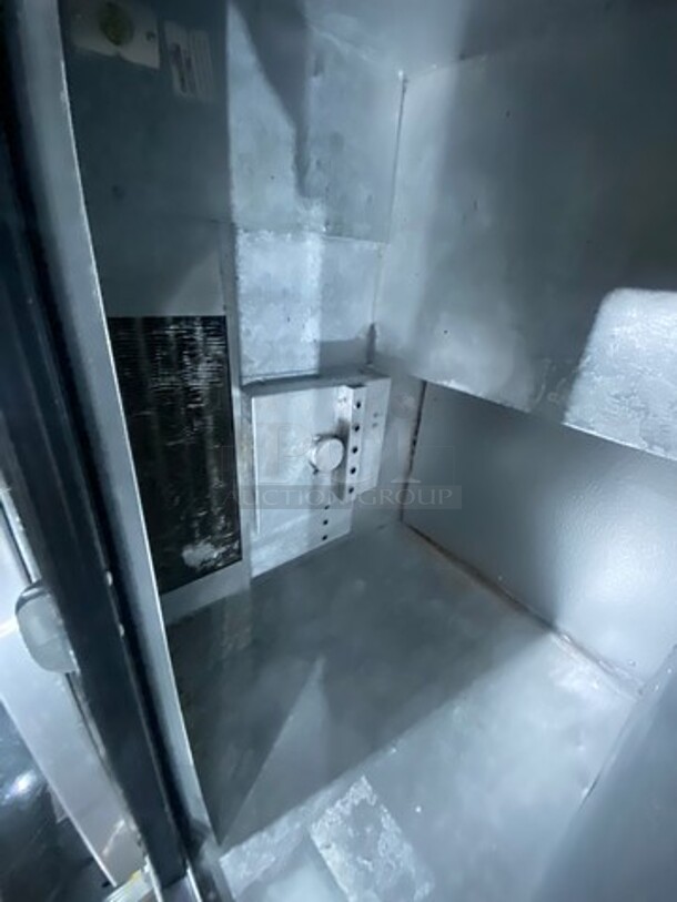 True Commercial Under The Counter Beer Bottle Cooler! With Single Sliding Stainless Steel Top Door! Model: TD3612 SN: 1467160 115V 60HZ 1 Phase - Image 5 of 7