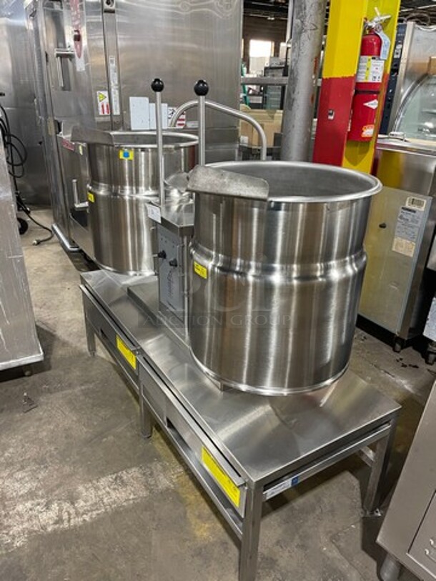 LIKE NEW! Cleveland Commercial Electric Powered Jacketed Tilting Soup Kettle! On Equipment Stand! All Stainless Steel! On Legs! WORKING WHEN REMOVED! Model: TKET12T SN: 111123050377A, 111123050377B 240V 60HZ 3 Phase - Image 12 of 12