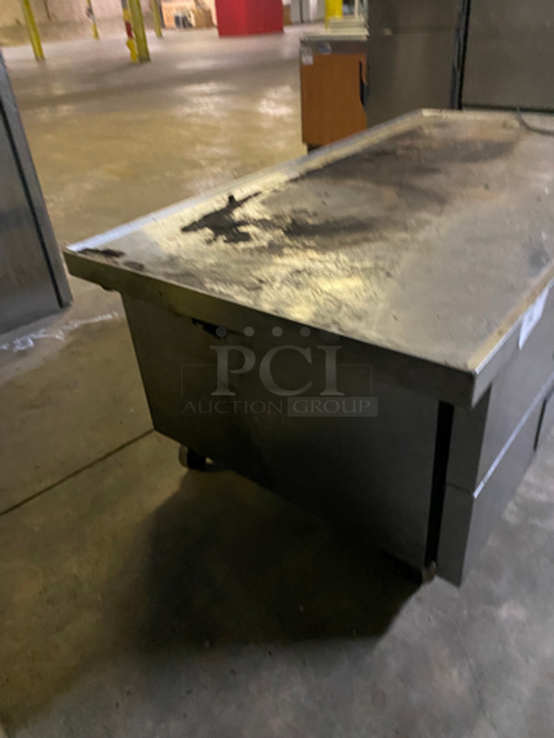 True Commercial 2 Drawer Refrigerated Chef Base! All Stainless Steel! On Casters! Model: TRCB5260 SN: 14498498 115V 60HZ 1 Phase - Image 4 of 8