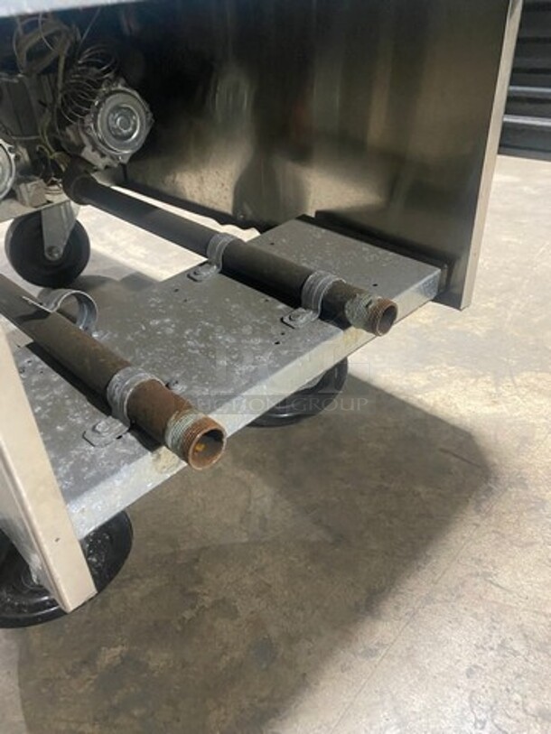 WOW! LATE MODEL! 2021 Sierra Commercial Natural Gas Powered Deep Fat Fryer! With 2 Metal Frying Baskets! With Backsplash! All Stainless Steel! On Casters! SN: 8102179082 - Image 10 of 10