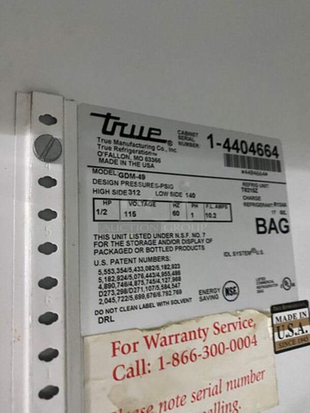 True 2 Door Reach In Cooler Merchandiser! With View Through Doors! With Poly Coated Racks! Model: GDM49 SN: 14404664 115V 60HZ 1 Phase - Image 7 of 8
