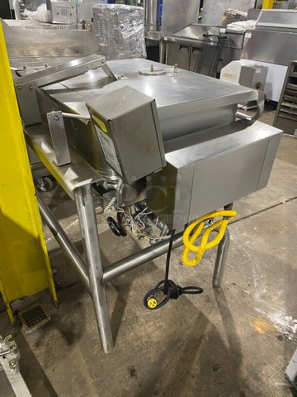 Groen Commercial Natural Gas Powered Skillet/Braising Pan! All Stainless Steel! On Legs! Model: HFPIE3 SN: 4227HCF - Image 3 of 9