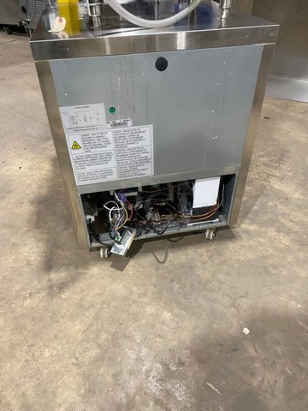 Dukers Commercial Single Door Refrigerated Lowboy/ Worktop Freezer! With Poly Coated Rack! Solid Stainless Steel! Model: DUC29F 115V 60HZ 1 Phase - Image 3 of 7