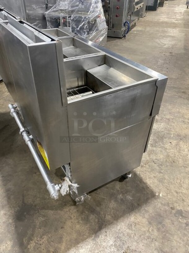 WOW! Vulcan Commercial Natural Gas Powered 3 Bay Deep Fat Fryer! All Stainless Steel! On Casters! Model: 3GR65F SN: 481533671 - Image 4 of 11