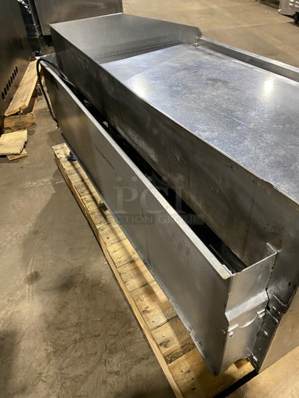 Sweet! Lang Commercial Countertop Natural Gas Powered Mirror Shine Polish Top Flat Top Griddle! With Back And Side Splashes! All Stainless Steel! MODEL 2486CNATSH SN:GT2480818A0001  - Image 4 of 10
