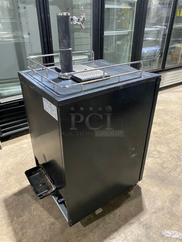 NEVER USED! Summit Commercial Refrigerated Single Tap Kegerator! Model: SBC570B SN: 110200058 115V - Image 4 of 12