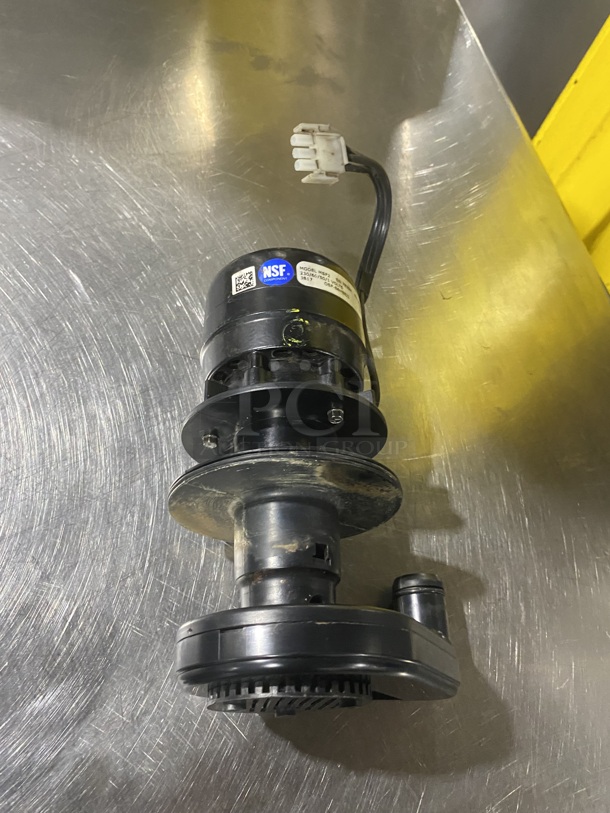 MANITOWOC Stainless Steel Ice Machine! On Legs! Model IYT1900A-261 Serial 1120464340 208-230V/60Hz/ 1 Phase - Image 8 of 10