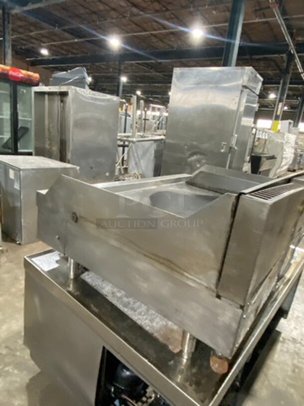 Woodstone Commercial Countertop Natural Gas Powered Flat Griddle! With Split Top! With Back & Side Splashes! All Stainless Steel! On Legs! - Image 4 of 9