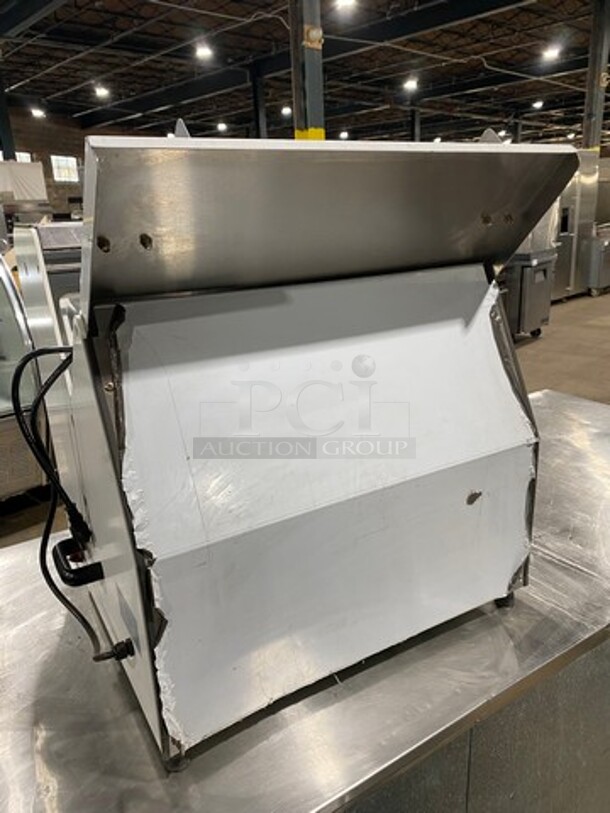 LATE MODEL! 2019 Two Thousand Commercial Countertop Bread Loaf Slicer! Model: TTD7B 110V 60HZ 1 Phase - Image 4 of 10